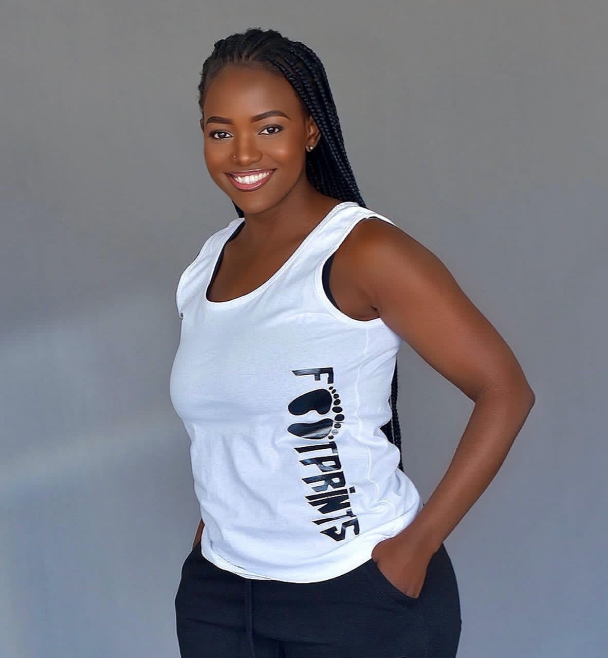 Foot print sleeveless top (white edition)
