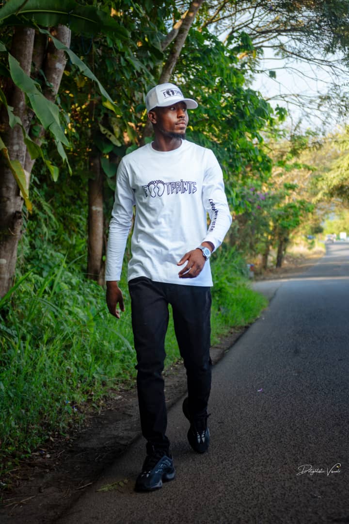 Footprints long sleeve T-shirt